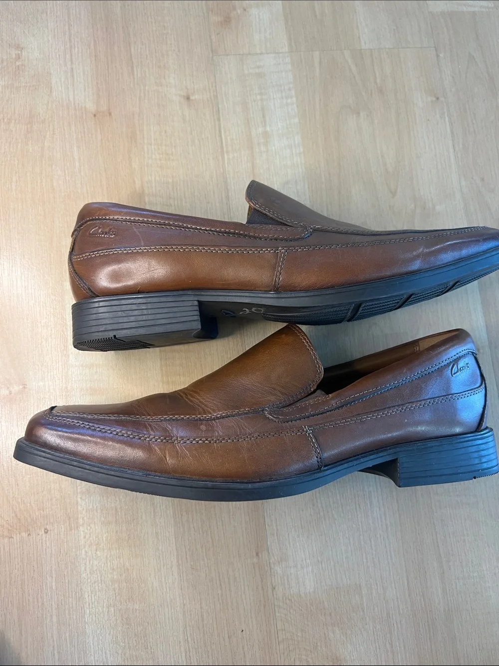 Clarks Men’s Tan/Brown Leather Slip-On Loafers